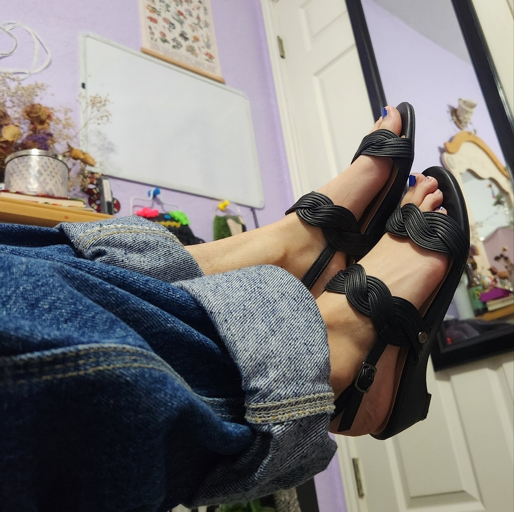 LONDON FOG Cally Vegan Faux Leather Black Kitten Heels Sandals Slippers Shoes - Picture 1 of 16